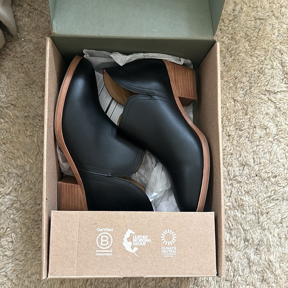 Nisolo - Picture 6 of 8